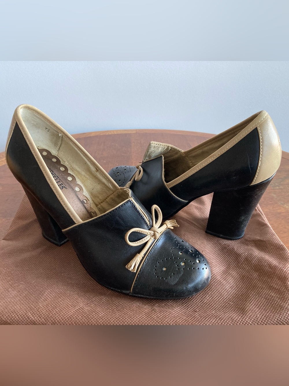 Seychelles Black and Tan Tassel Bow Heels